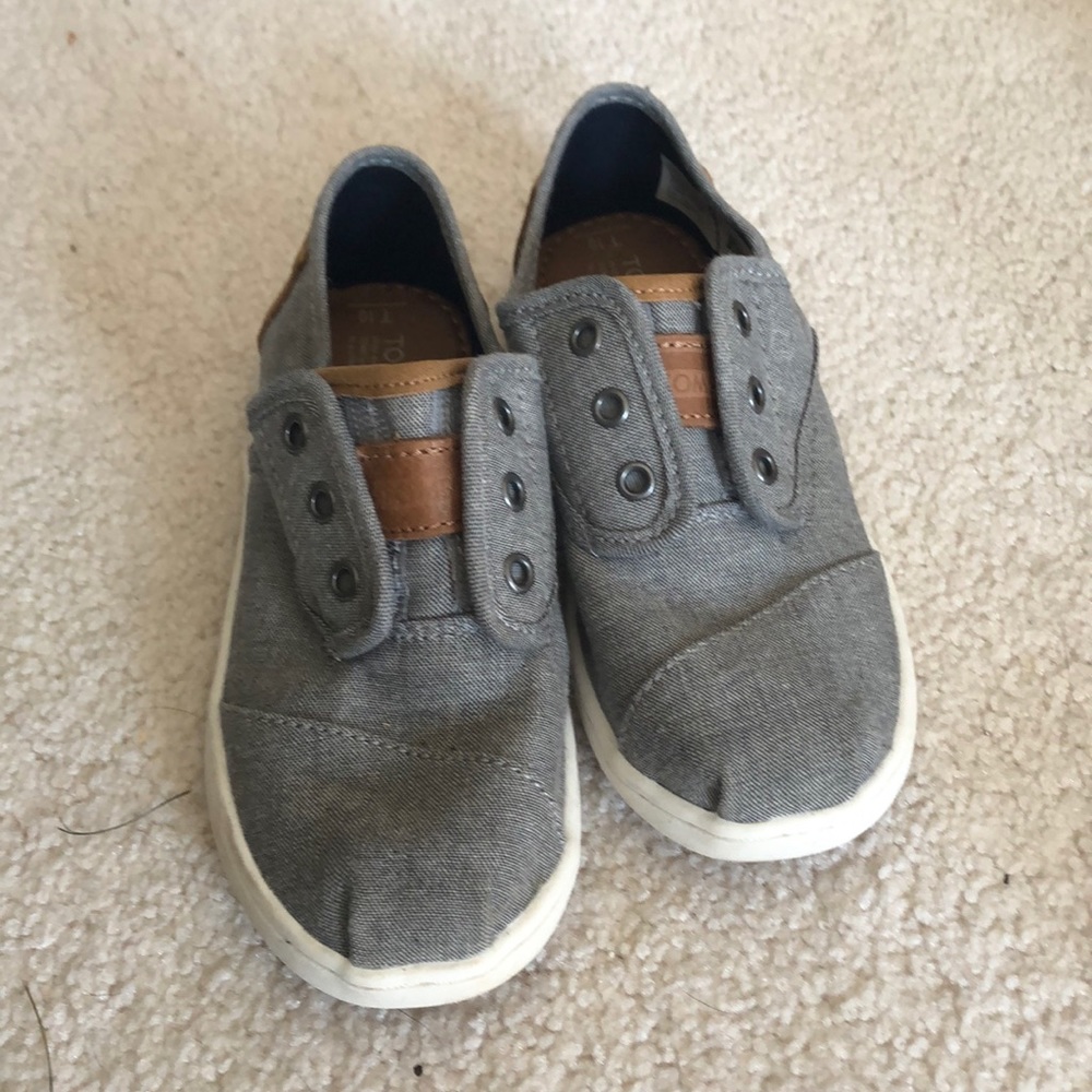 Toms - size T 10